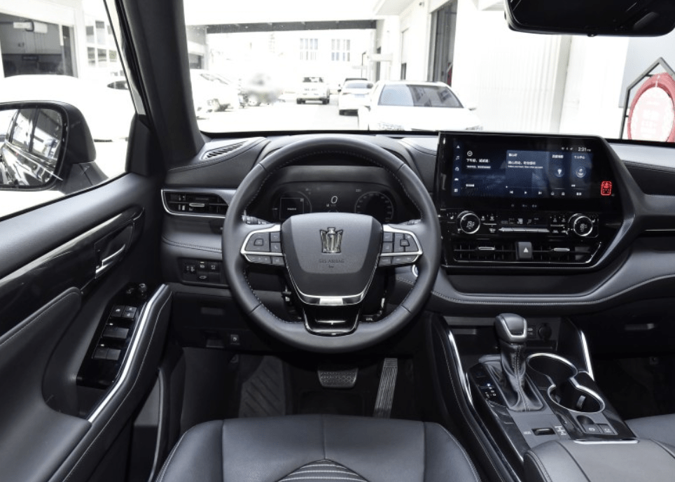 介绍个皇冠信用盘网址_内饰高级时尚的一汽丰田皇冠陆放介绍个皇冠信用盘网址,为出行生活赋能