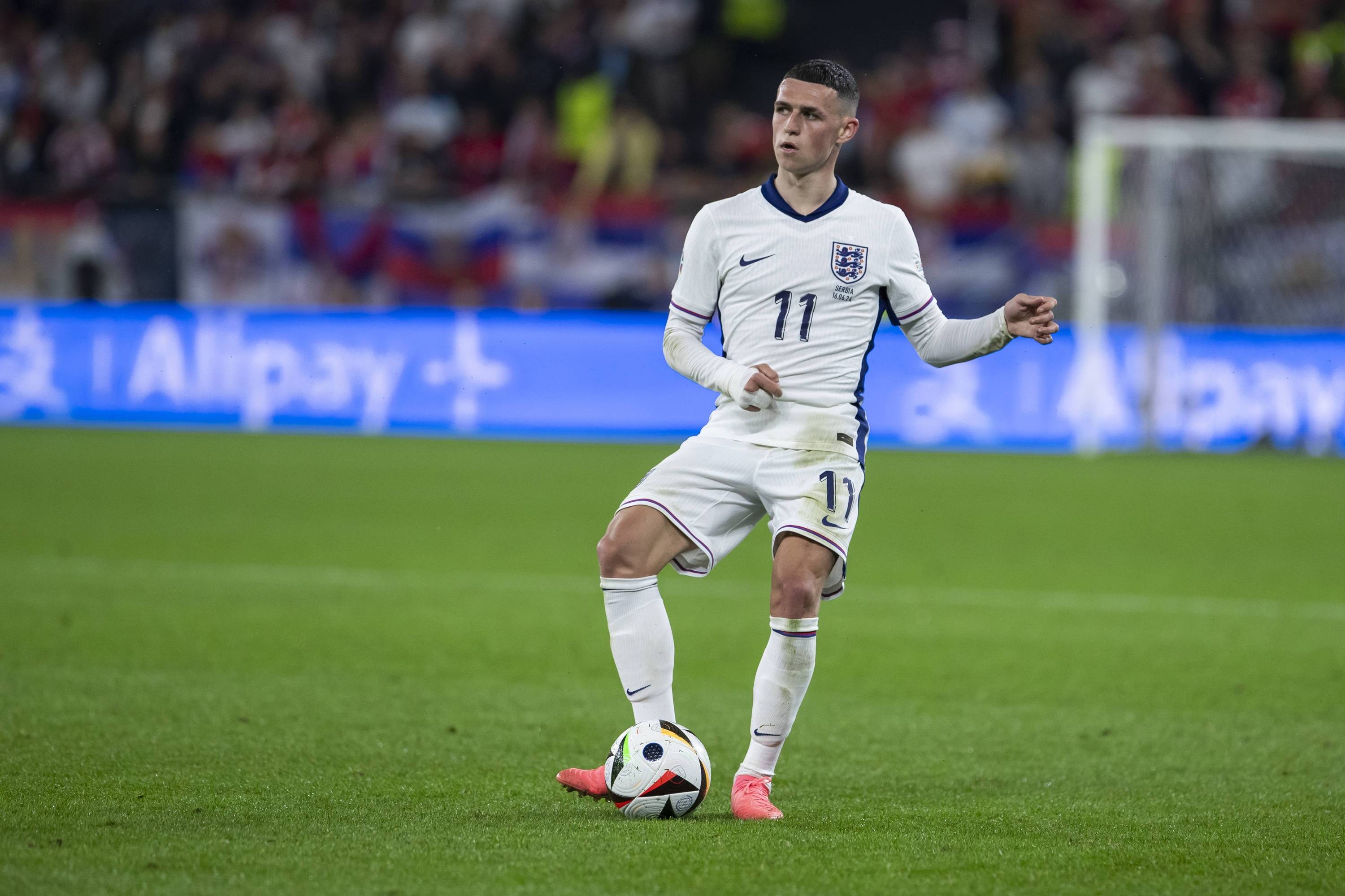 皇冠登1登2登3出租_2-1!欧洲杯绝杀书写传奇:西蒙斯抢眼皇冠登1登2登3出租,赖斯梦游,福登超神