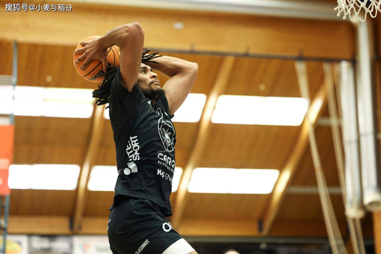 芬兰甲组联赛_芬兰联赛超级球星将代表独行侠出战夏季联赛芬兰甲组联赛,他会成为黑马吗?