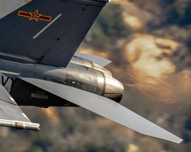 皇冠体育App下载_歼35飞了一圈皇冠体育App下载,开始掉漆?表层脱落别害怕,实际暗藏玄机