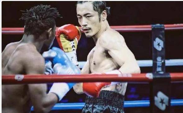 Crown Football Network_父亲是央视“一哥”Crown Football Network,他低调娶影后之女,39岁生一女成人生赢家