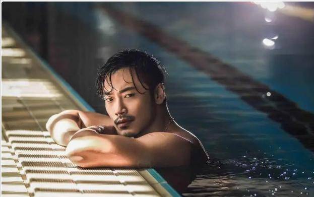 Crown Football Network_父亲是央视“一哥”Crown Football Network,他低调娶影后之女,39岁生一女成人生赢家