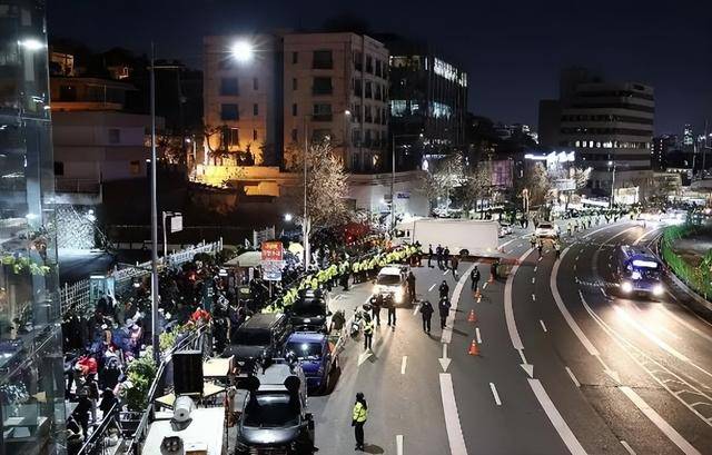 Crown Football Platform Agent
_尹锡悦命运迎来转折?11000人聚集总统官邸外Crown Football Platform Agent
,在野党棋差一招