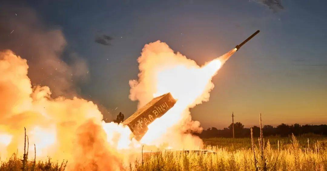 皇冠盘申请_俄军战场大捷震撼登场:火焰喷射器横扫乌军皇冠盘申请,城市攻防迎来新局面