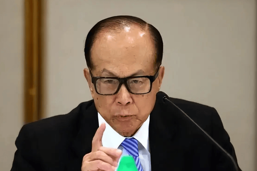 世界杯2026_李嘉诚卖港口大反转!官方连放两大信号世界杯2026,228亿还没到手就要凉了