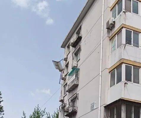 皇冠代理联系方式
_北京狂风中一家住户热水器掉落皇冠代理联系方式
!北京消防紧急处置!