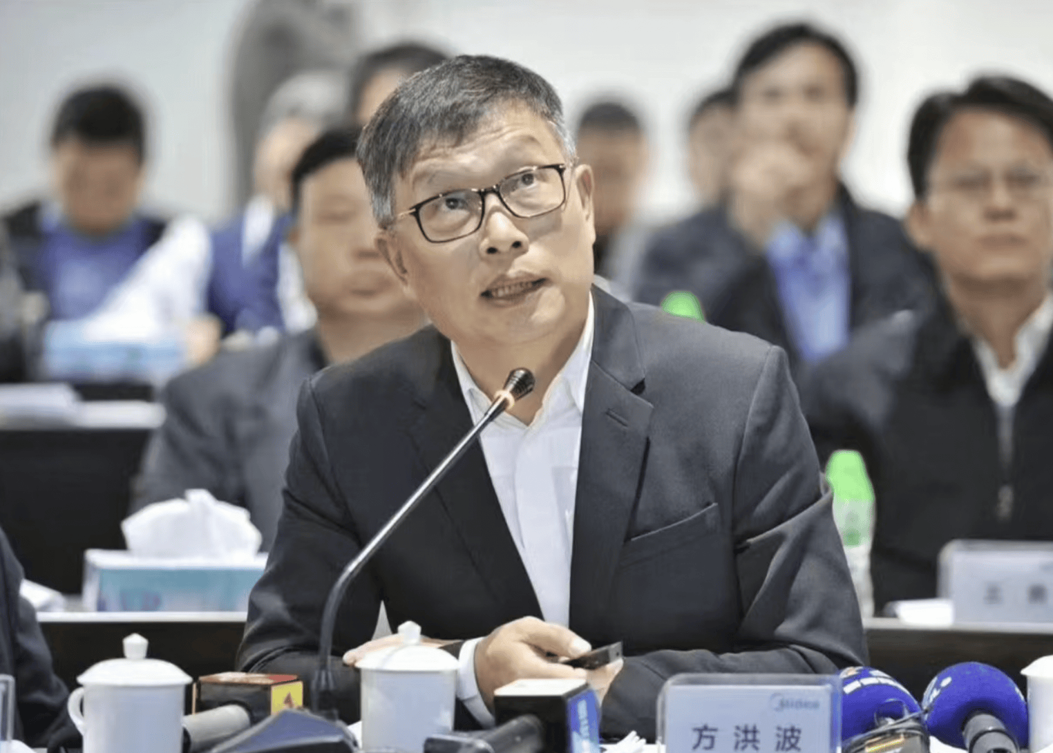 皇冠信用网平台出租
_美的方洪波:我从来不加班皇冠信用网平台出租
, 95%以上的加班都是形式主义