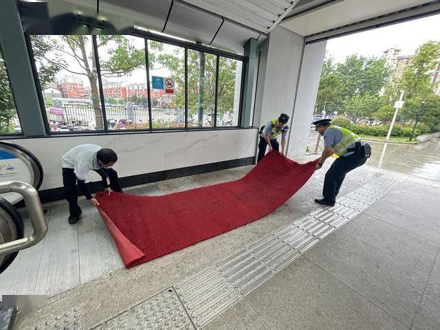 怎么开皇冠信用网
_“雨像泼下来的”怎么开皇冠信用网
,武汉再次经受住暴雨考验