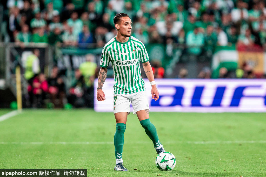 皇冠信用网会员账号
_尬皇冠信用网会员账号
！桑乔赛后久久拥抱安东尼 当场打电话：我不回曼联