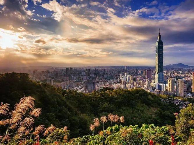 皇冠信用网
_特朗普满嘴跑火车皇冠信用网
,电话刚挂就打“台湾牌”,国防部打开天窗说亮话