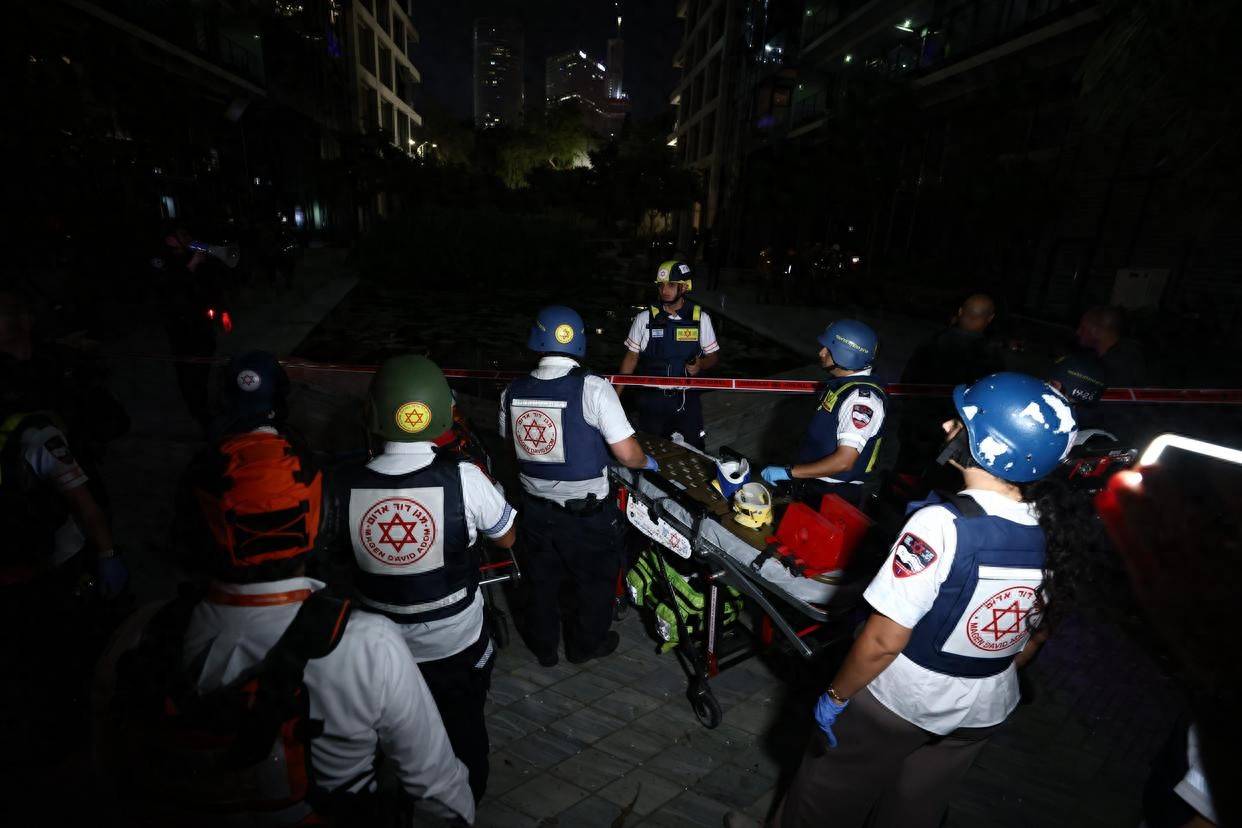 国际米兰足球
_伊朗大规模导弹袭击震慑中东国际米兰足球
，以色列防御体系告急，美国是否会出手相助？