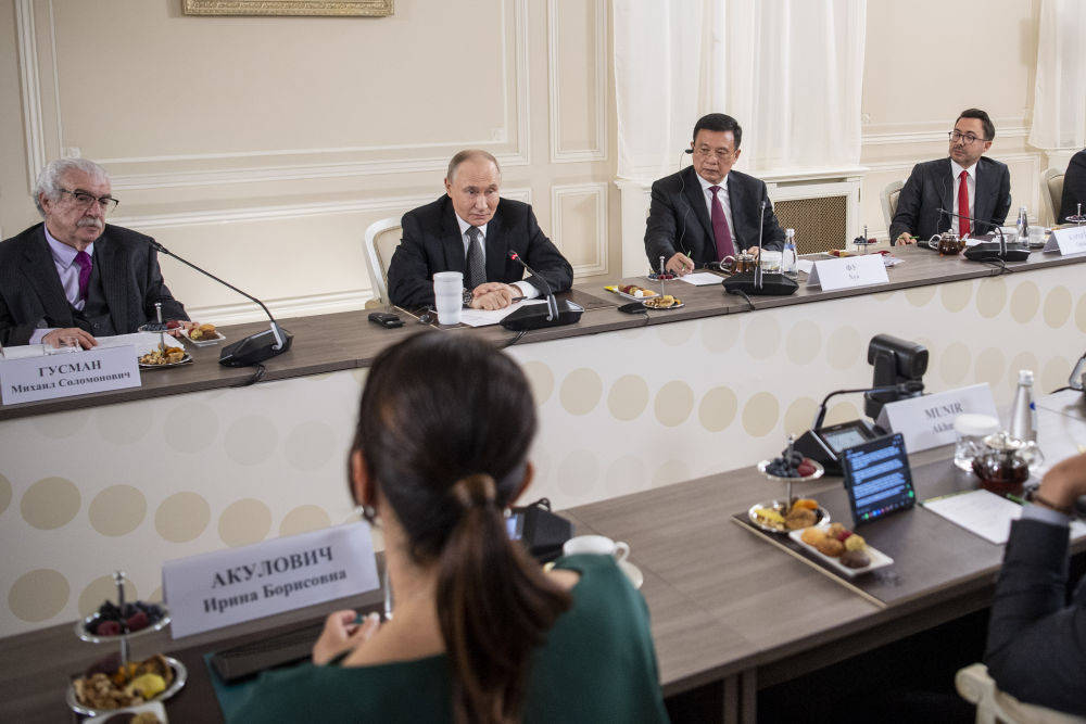 西雅图海湾人v巴黎圣日耳曼_普京：俄罗斯愿与中国开展全面合作