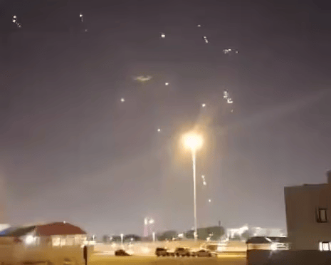 外傣v阿尔艾因_伊朗袭击美军基地 特朗普:回应十分软弱 感谢提前通知