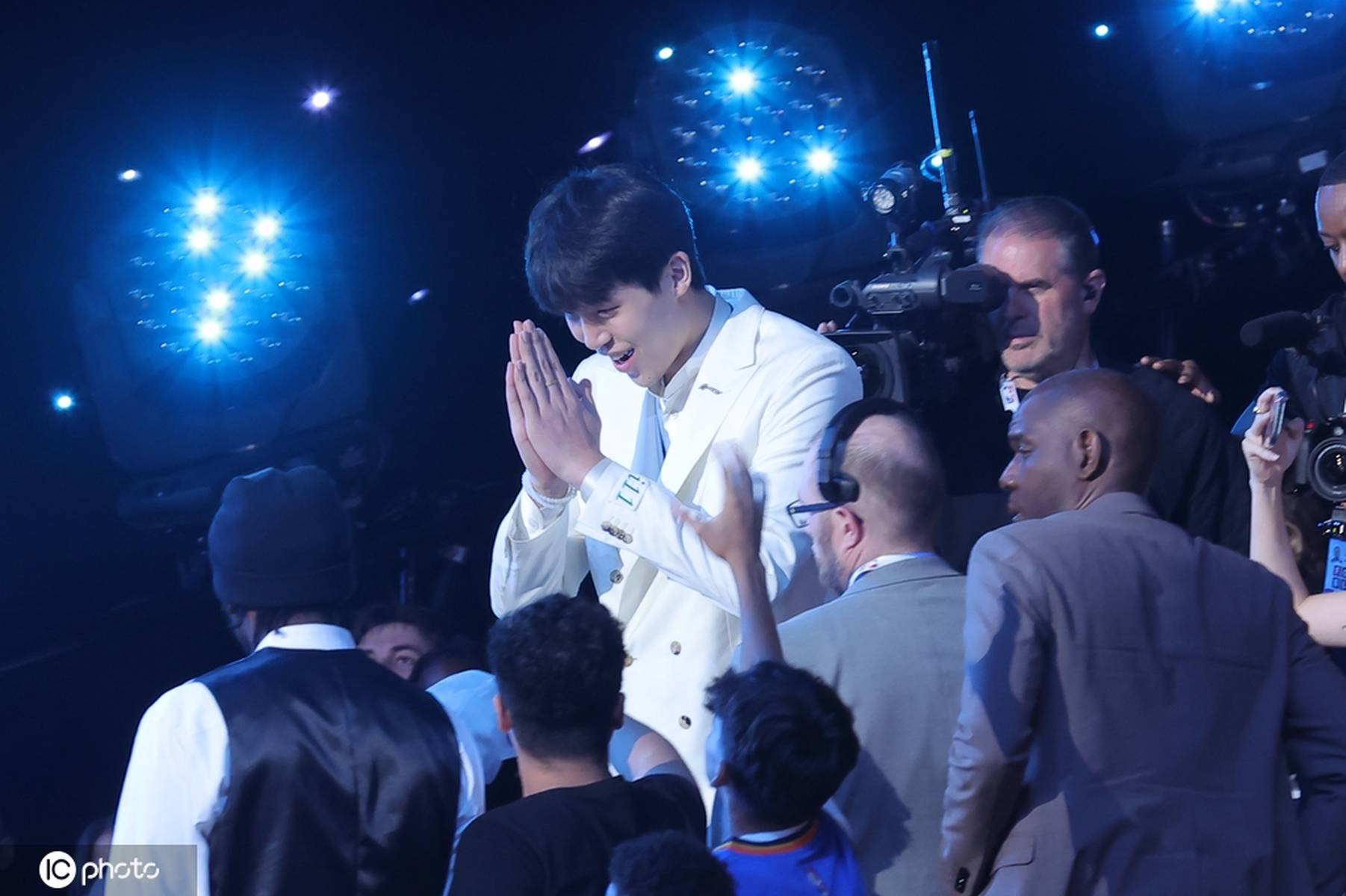 国际米兰vs弗卢米嫩塞_被比卢普斯赞球商高国际米兰vs弗卢米嫩塞!杨瀚森:我需要变得更快更强壮