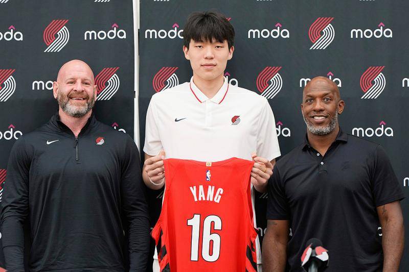 皇冠信用網开户_NBA|杨瀚森发布会秀幽默:争取下次把翻译踢掉