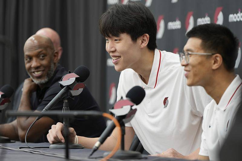皇冠信用網开户_NBA|杨瀚森发布会秀幽默:争取下次把翻译踢掉