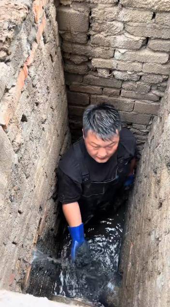 怎么开皇冠信用盘_“掏粪工5天工资8100元”难查证 从业者:一般月薪7000多包吃住怎么开皇冠信用盘,80后是主力