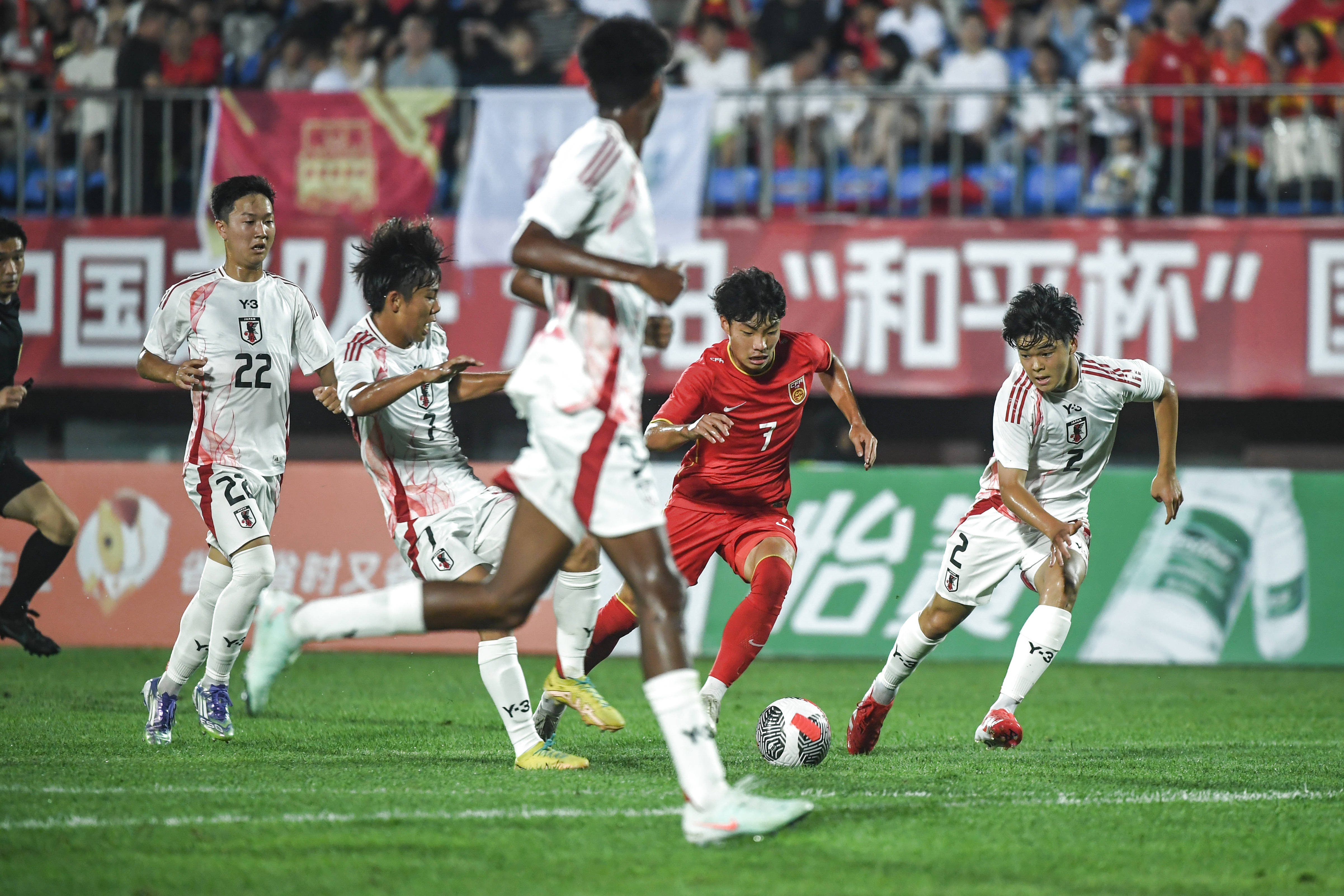 萨尔格里斯VS咸仑斯巴坦_沈阳国际足球锦标赛:中国U16队平日本U16队