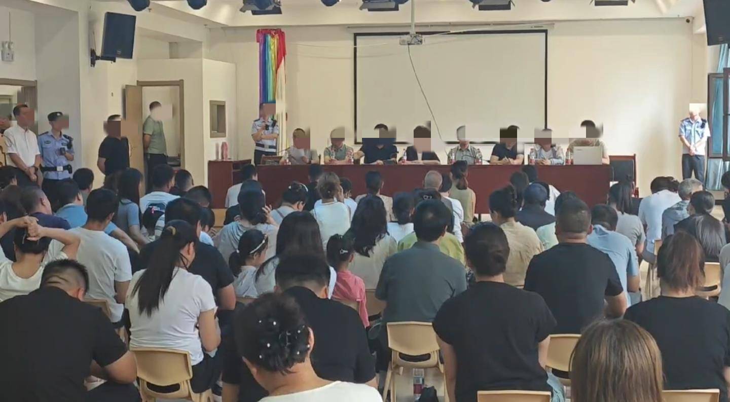 瓦路尔VS科罗拉_天水血铅异常幼儿确诊铅中毒瓦路尔VS科罗拉,疑似“毒源”浮出水面:抽检的三色发糕和玉米肠卷添加剂超标