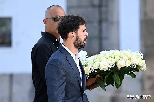 科莫VS拉齐奥_催泪!若塔葬礼举行科莫VS拉齐奥,妻子趴棺木痛哭,葡萄牙队友为他抬棺!FIFA总部已降半旗志哀