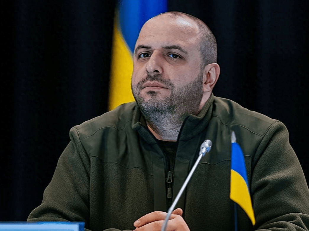 艾尔德里联VS罗斯郡_乌克兰彻底没救了!士兵前线艰苦作战艾尔德里联VS罗斯郡,国防部长却贪污军费让妻儿在美国享受奢华生活