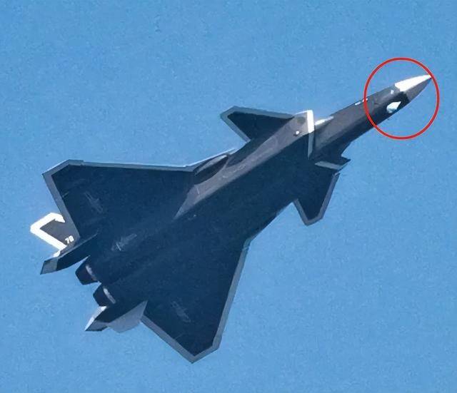 世界球会冠军杯决赛_全新黑色歼-20亮相世界球会冠军杯决赛,座舱很抢眼,美媒无奈承认:中国已领跑美国