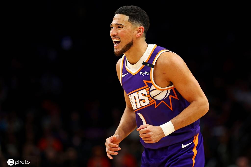 阿尔克马尔青年队VS瓦尔韦克_创造历史阿尔克马尔青年队VS瓦尔韦克!布克2年1.45亿美元提前续约太阳