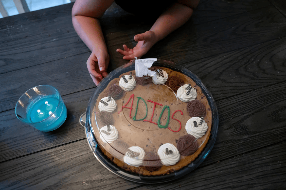 西雅图风暴比分_一家人自愿被驱逐出美国:“留在这里是一场赌博”