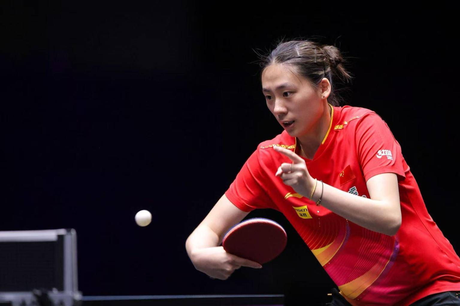 金州瓦尔基里篮球_孙颖莎王曼昱单打爆冷出局 “曼迪”女双险胜强敌