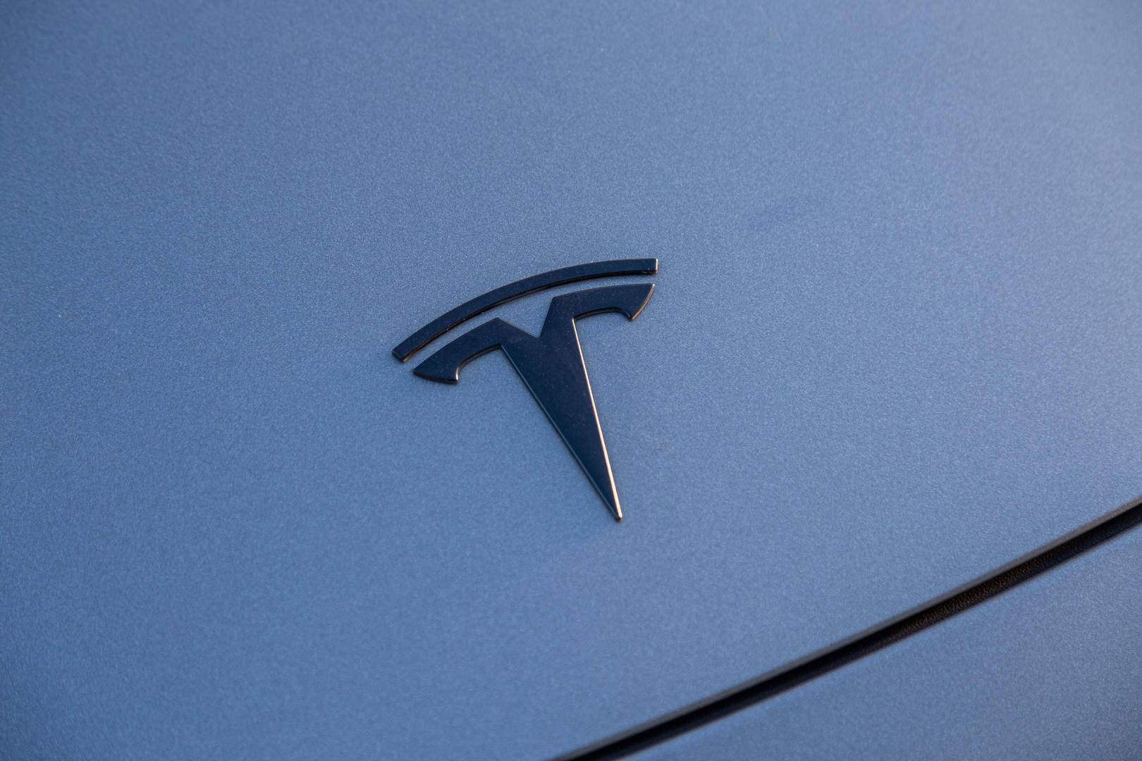 皇冠手机App
_特斯拉车顶维权女车主终审败诉皇冠手机App
,被判赔偿17万元,媒体人封某被判赔偿25万元