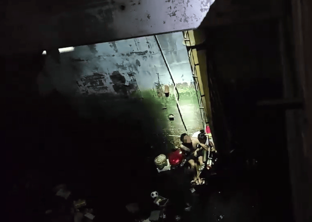 皇冠平台
_事发大连!男子带着女儿夜钓皇冠平台
,迟迟未归,妻子前往海边呼喊搜寻俩小时,最终发现……