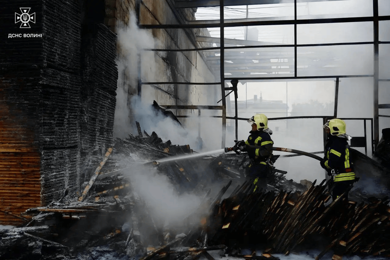 皇冠信用盘需要押金吗_开炸!俄高超弹出击皇冠信用盘需要押金吗,6万架无人机库存充足,乌克兰度过艰难一夜