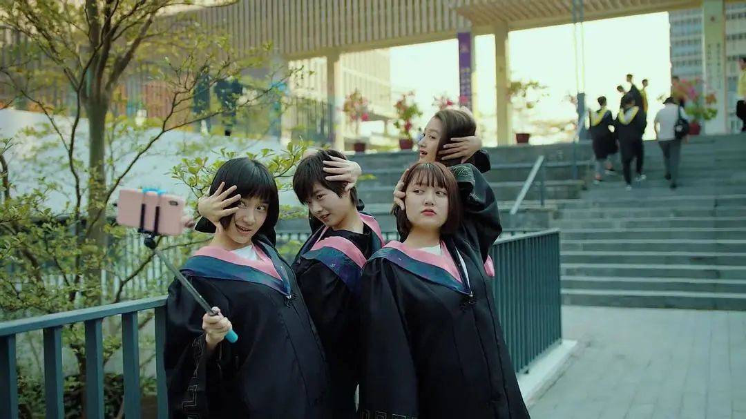 皇冠足球平台在哪里注册_“在走廊偶遇都会尴尬”皇冠足球平台在哪里注册,00后大学舍友咋成了最熟悉的陌生人