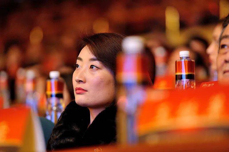 皇冠信用网占成代理_宗庆后遗产纠纷的三个关键:亲子认定、遗嘱效力、信托瑕疵