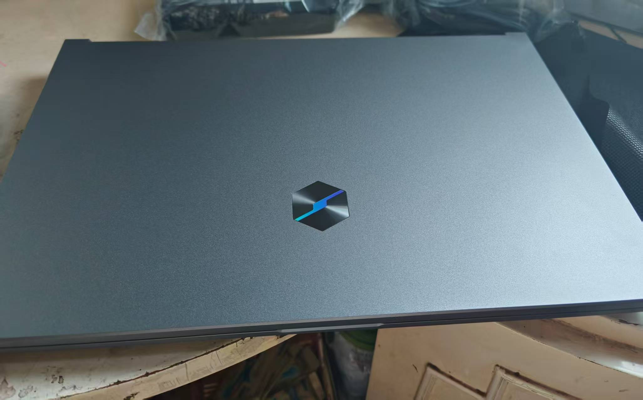 皇冠信用网平台出租_“一年设计白干了!”设计专业大学生乘高铁行李箱丢失皇冠信用网平台出租,行李架处无监控,多方回应