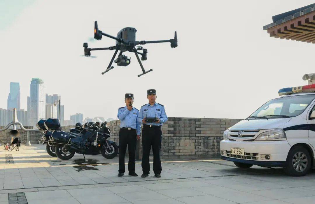 皇冠信用網最新地址_党媒记者在一线丨全域感知、空地协同、一屏掌控皇冠信用網最新地址!兰州公安智慧安保体系构筑起大型节会安全防线