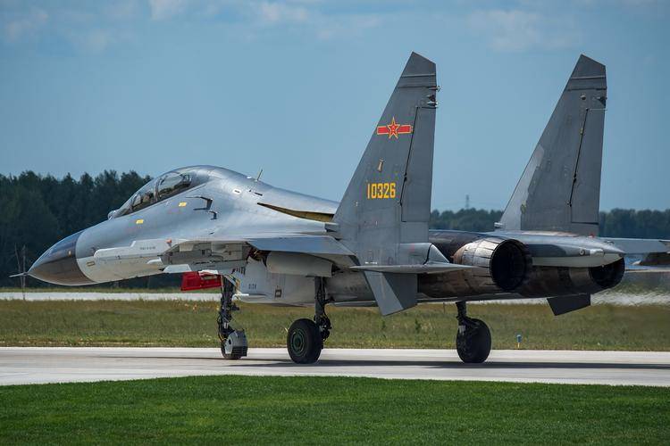 皇冠信用网登3代理_央视亲自曝光皇冠信用网登3代理,十几人推着歼-16发动机出镜,新太行早已脱胎换骨