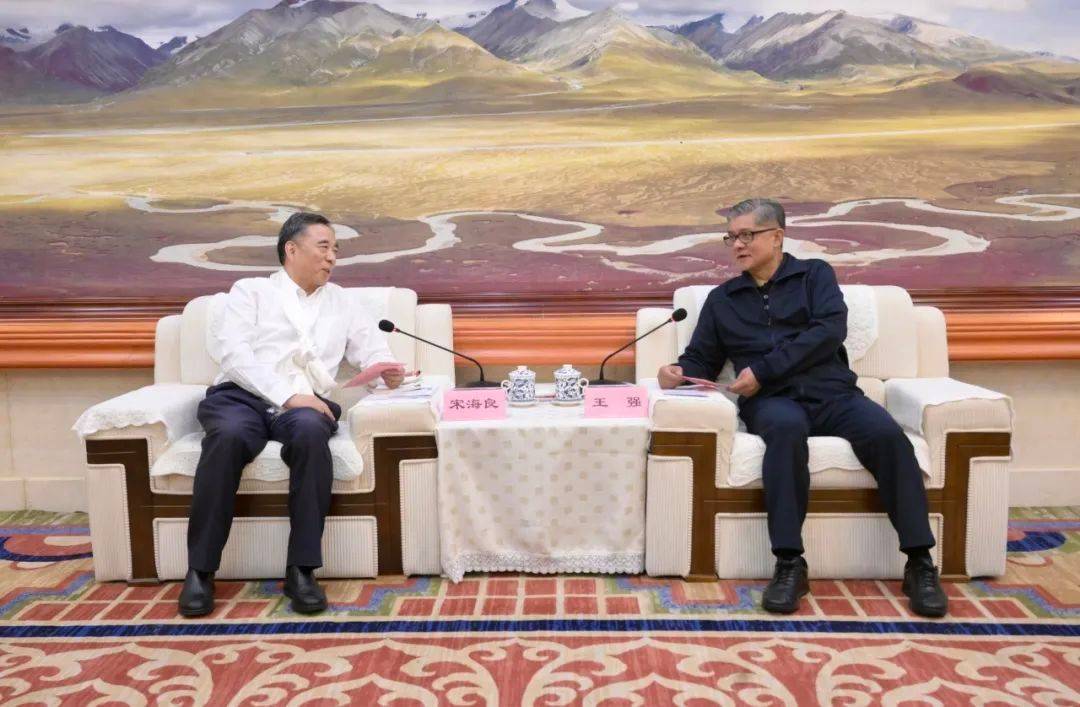 皇冠皇冠足球平台_中交集团党委书记、董事长宋海良与拉萨市委副书记、市长王强会谈