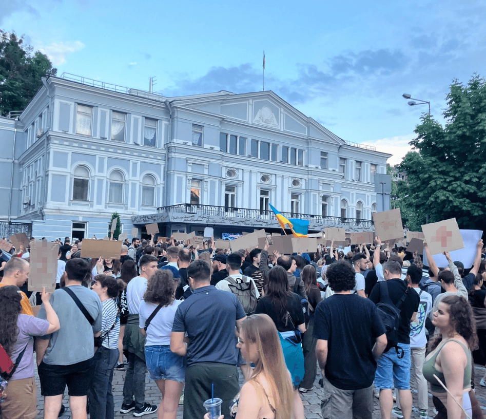 皇冠信用网在哪里开通_外媒:自俄乌冲突爆发以来皇冠信用网在哪里开通,乌克兰首次爆发大规模反政府抗议活动