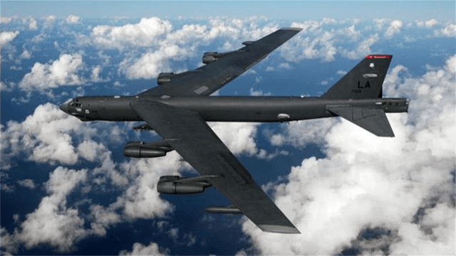 皇冠信用网出租足球_雷达全程无预警皇冠信用网出租足球,B52突然闪现,以肉眼可见速度高速逼近客机