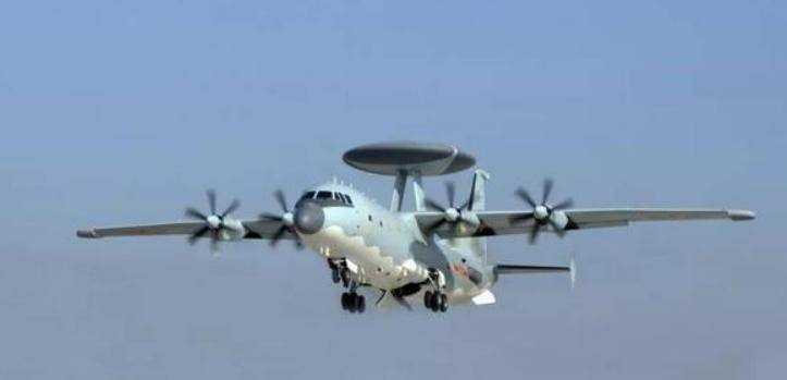 信用网怎么开户_西方震惊!中国空军崛起!飞行员付出巨大:年训超200小时信用网怎么开户,是美国军队近两倍