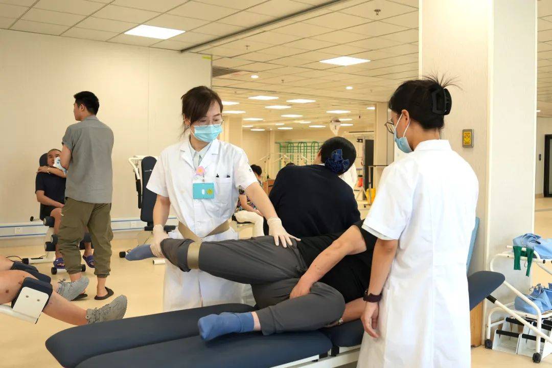 皇冠信用盘正网_杭州32岁小伙每天打篮球到深夜皇冠信用盘正网,一查“韧带撕裂”!近期多人中招