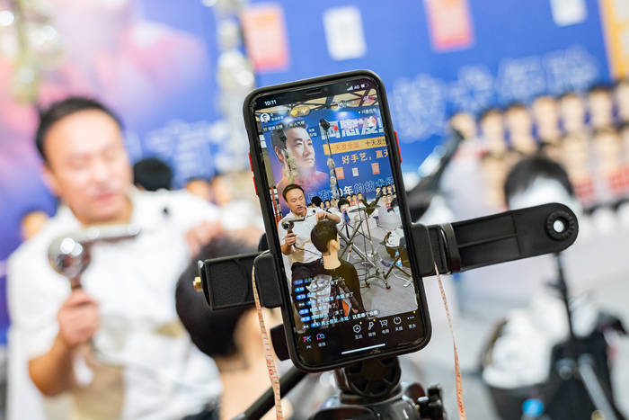 皇冠信用網可以占几成_被证监会立案的“假发大王”瑞贝卡遇到了什么麻烦皇冠信用網可以占几成?