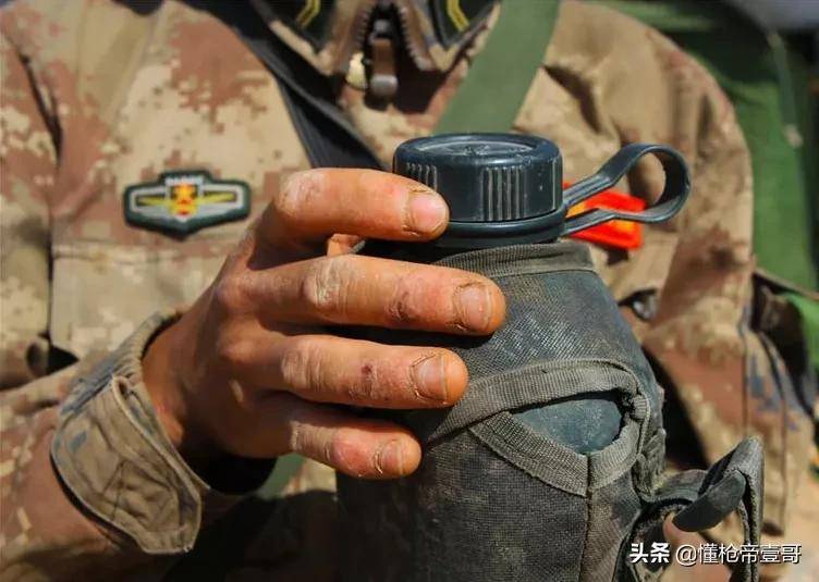 皇冠信用網最新地址_中国特种兵新装备摸秃美军皇冠信用網最新地址,网友:你跟我说这是解放军?