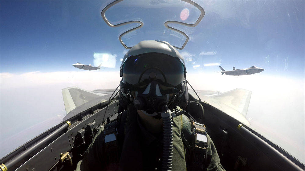 皇冠信用盘代理如何注册_都见不得中国强大!歼20隐身战机飞越对马海峡皇冠信用盘代理如何注册,美日罕见没发现?