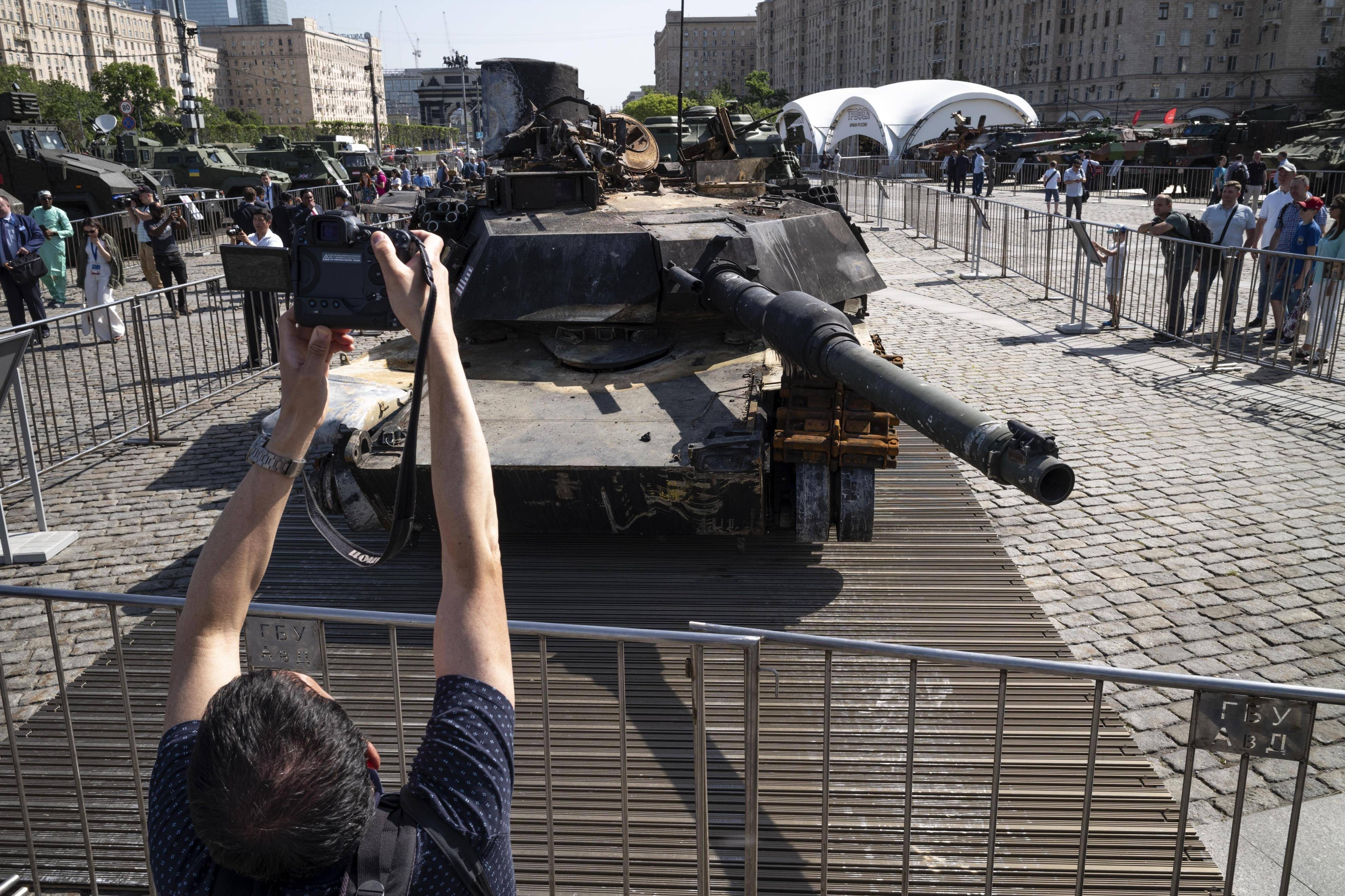 皇冠信用网代理注册_乌克兰幻影-2000战机被击落皇冠信用网代理注册，印媒：台军天塌了，中国博主们欢腾