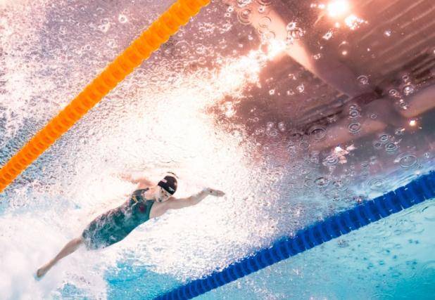 皇冠信用平台出租出售_世锦赛女子50米自由泳决赛 中国双姝一起站上领奖台