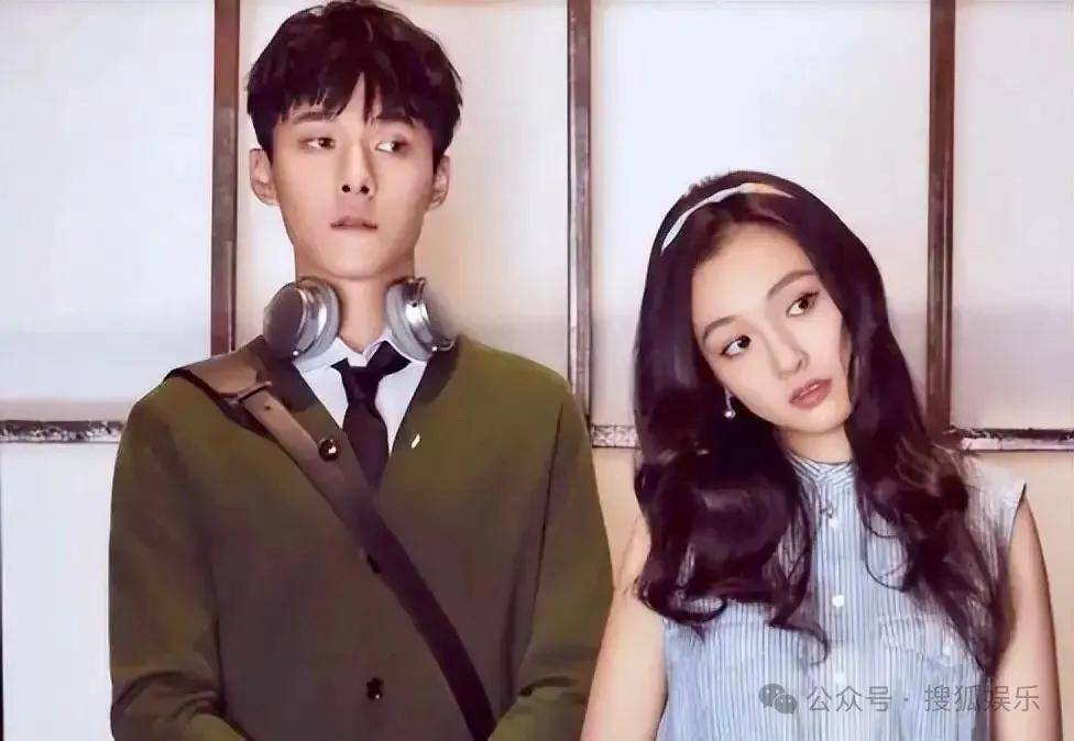 皇冠代理联系方式_离婚三年又被拍到亲密逛超市皇冠代理联系方式,他俩这是纯带娃还是真复合了?