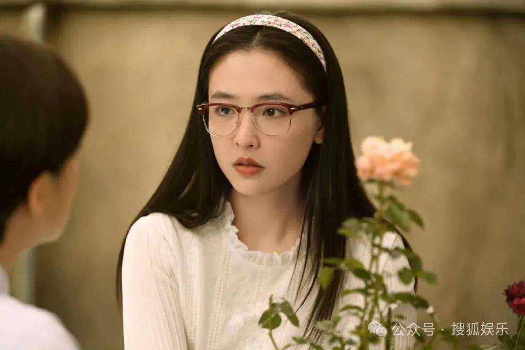 皇冠代理联系方式_离婚三年又被拍到亲密逛超市皇冠代理联系方式,他俩这是纯带娃还是真复合了?