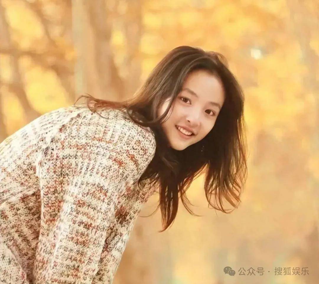 皇冠代理联系方式_离婚三年又被拍到亲密逛超市皇冠代理联系方式,他俩这是纯带娃还是真复合了?